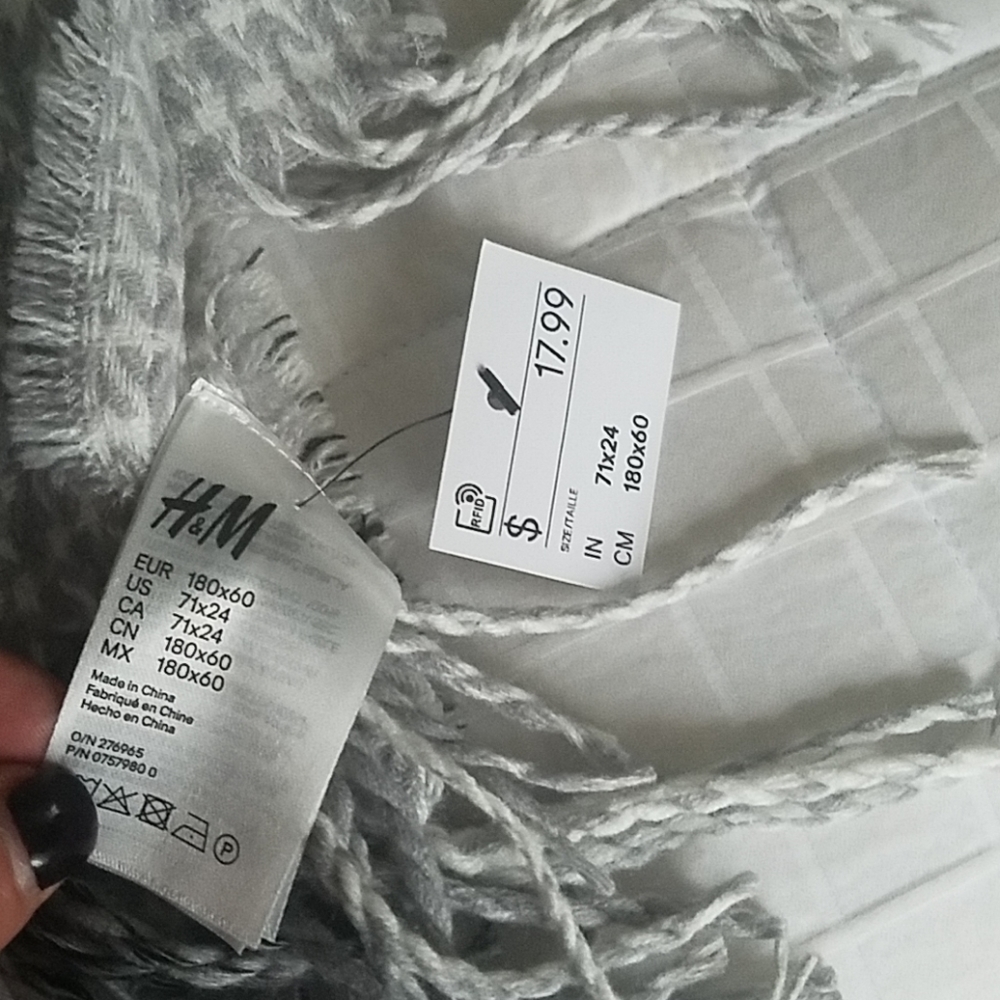 Scarf - Picture 2 of 2